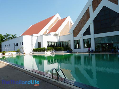 rimpao-hotel-swimming-pool