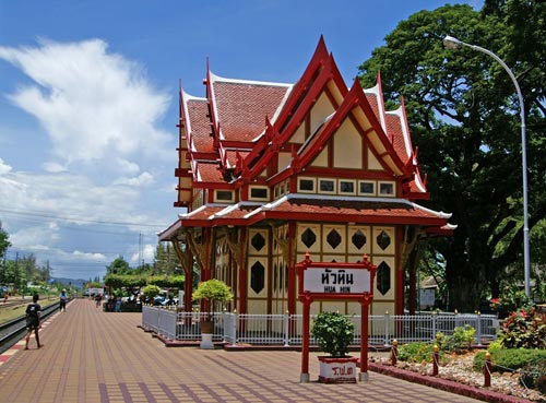 hu ahin train station