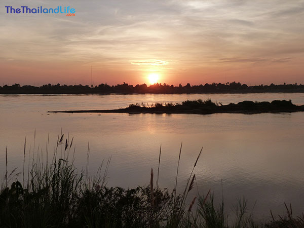 sunset-meekong-river-vientiane