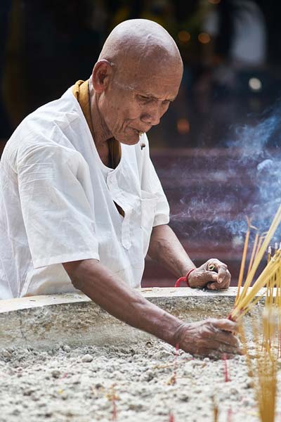 clothes-temple-thailand