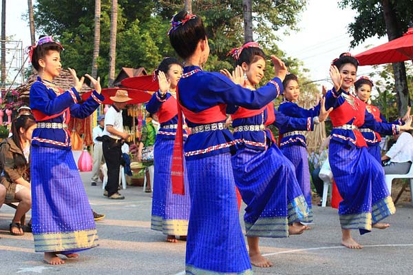 traditional-dress-thailand