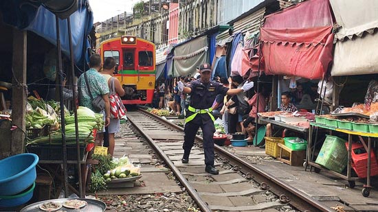 train market bangkok