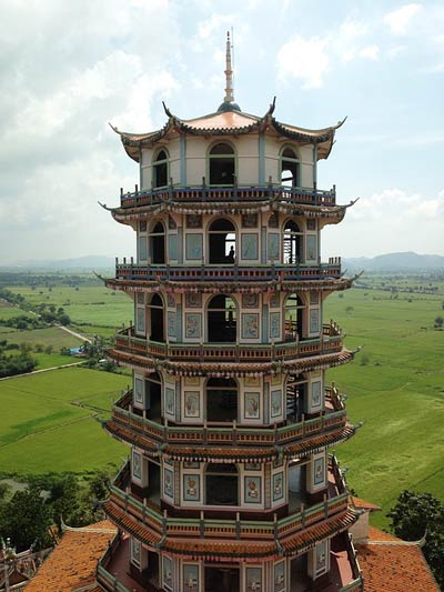 chinese-temple-pagoda-kanchanaburi