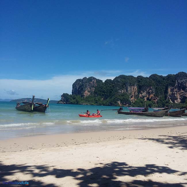 kayaking-at-railay