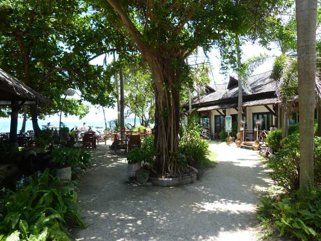 railay-village-resort-grounds