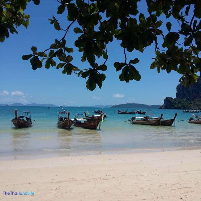 railay-beach village-resort