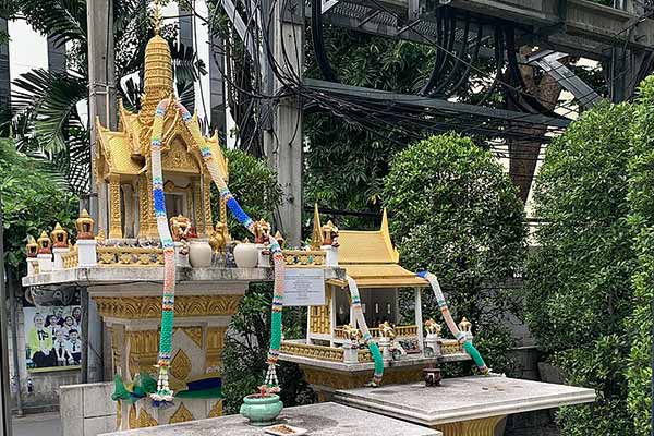 spirit-houses-thailand