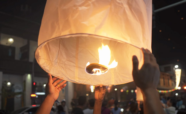 loy-krathong-lantern