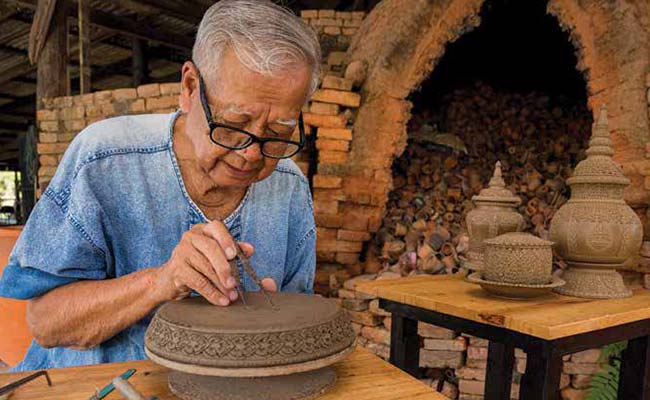 koh-kret-mon-pottery